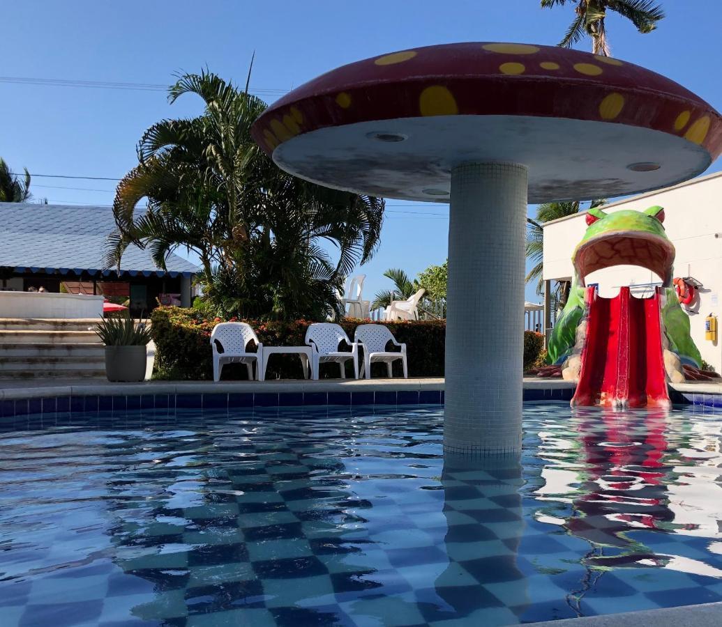 Hotel La Fragata Coveñas Екстериор снимка